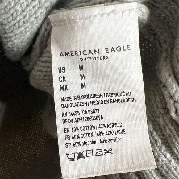 American Eagle Women’s Size Medium Gray Acrylic Knit Button Up Cropped Cardigan - Picture 3 of 4